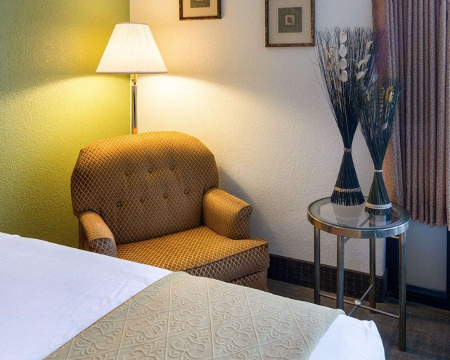 Bedroom 3, Quality Inn Shreveport Airport, Caddo