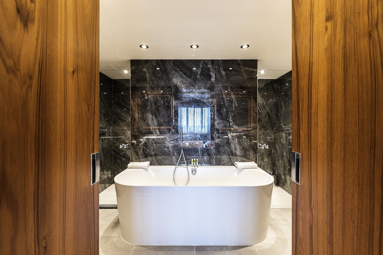 Bathroom 5, Hotel Okura Amsterdam, Amsterdam