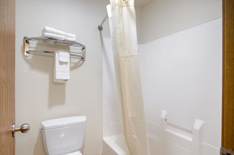 Bathroom, Quality Inn Kearney - Liberty, Kansas City