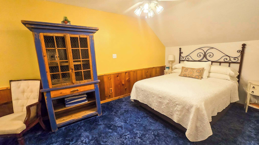 Room 3, Utopia Gruene Cottages, Comal