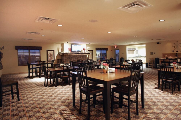 Food & Drinks 4, Arbuckle Lodge, Campbell