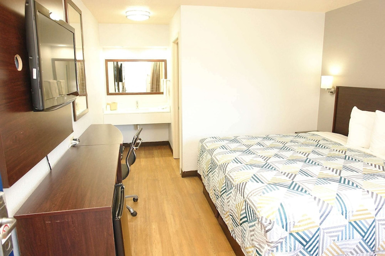 Bedroom 3, Motel 6 Hattiesburg, MS, Forrest