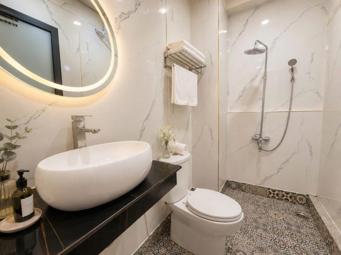 Bathroom 3, Hai Hotel by Urban B, Bình Thạnh