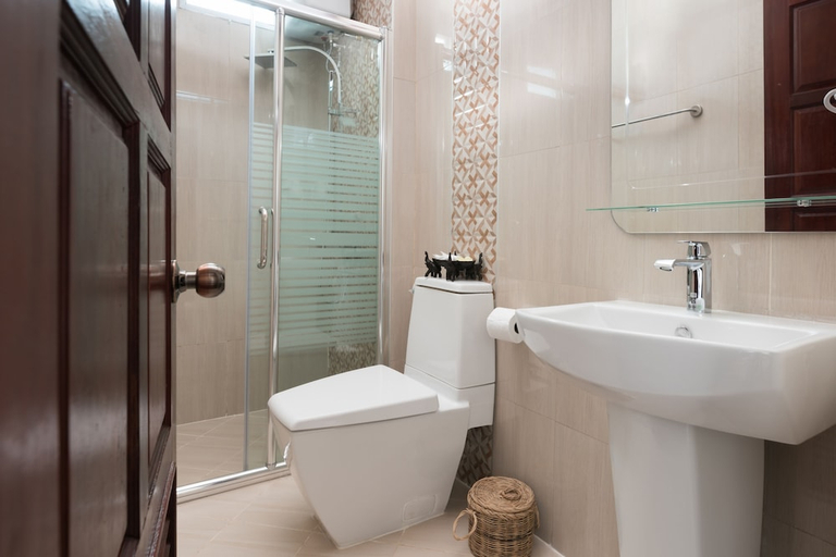 Bathroom 3, Manorom Chateau Hotel, Vientiane