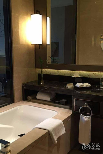 Bathroom 4, Nanjing Wanda Realm Hotel, Nanjing