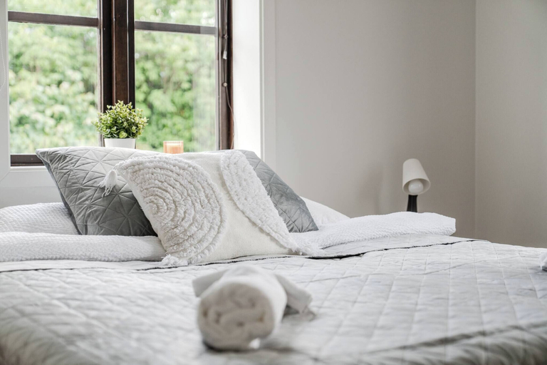 Room 2, Linneby , fri Parkering, Uddevalla