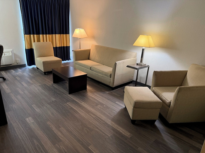 Others 4, Quality Inn and Suites Livonia, Wayne