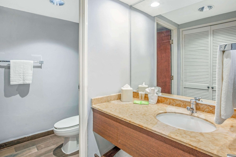 Bathroom 4, CHN Hotel Monterrey Centro, Trademark by Wyndham, Monterrey