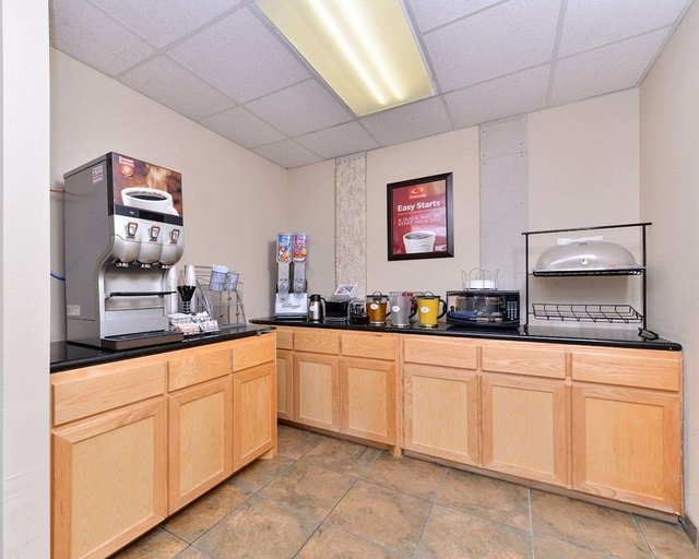 Food & Drinks 5, Econo Lodge Inn Killeen, Bell
