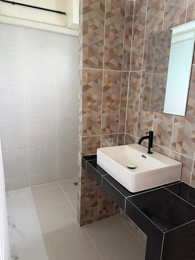 Bathroom, Mountain Blues Hotel, Pai