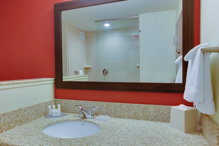 Bathroom 4, Courtyard by Marriott Pittsburgh North/Cranberry Woods, Butler