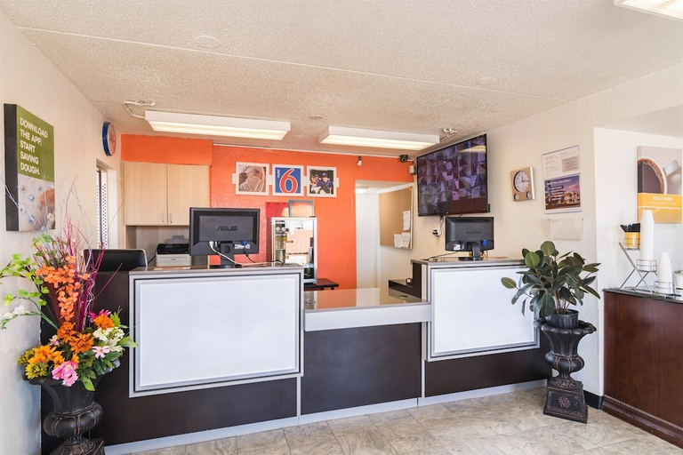 Public Area 2, Motel 6 Joliet, IL - I-80, Will