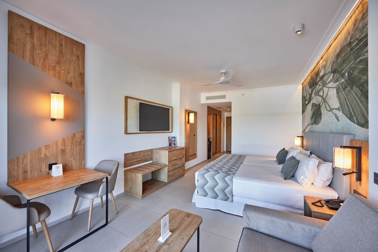 Bedroom 3, Hotel Riu Palace Mauritius - All Inclusive - Adults Only, Black River
