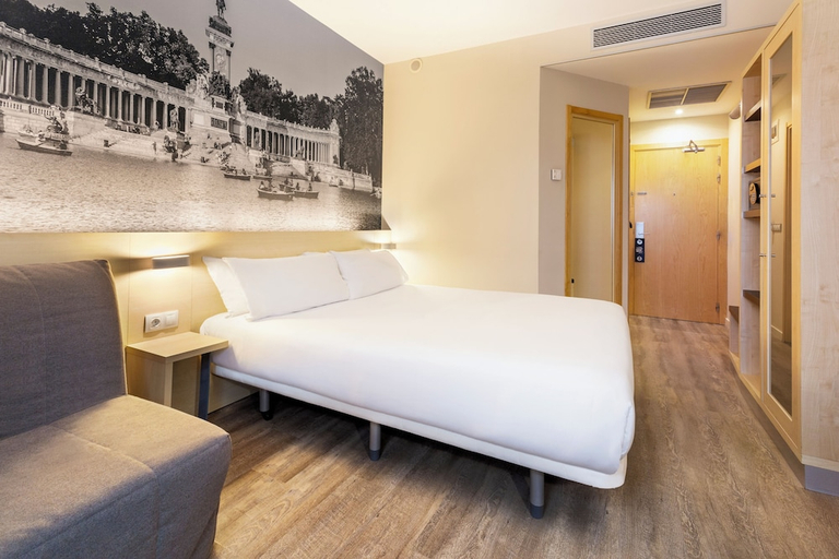 Bedroom 3, B&B Madrid Aeropuerto T1 T2 T3, Madrid
