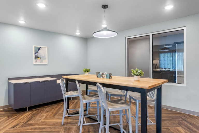 Public Area, WoodSpring Suites Charlotte - University Research Park, Mecklenburg