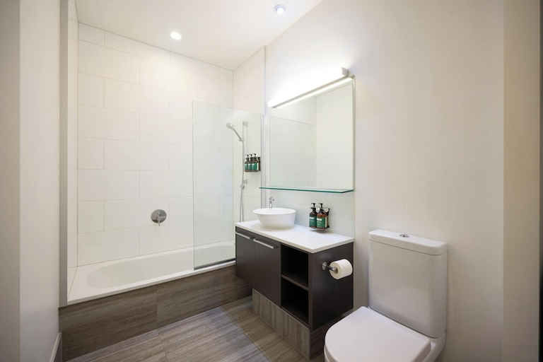 Bathroom 4, Adina CityLife Wellington, Wellington