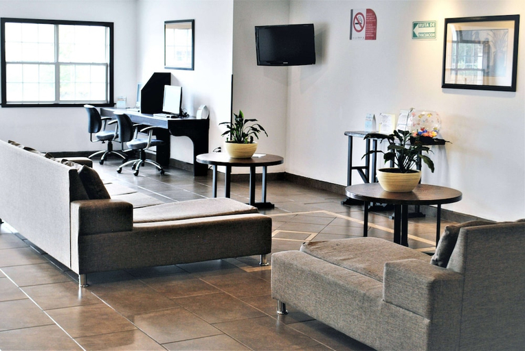 Public Area, Microtel Inn & Suites by Wyndham Toluca, Toluca