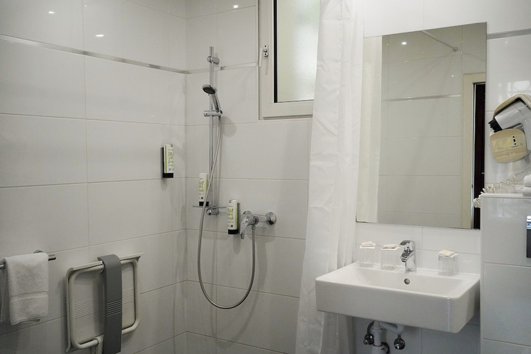 Bathroom, Hôtel Gabriel Issy, Hauts-de-Seine