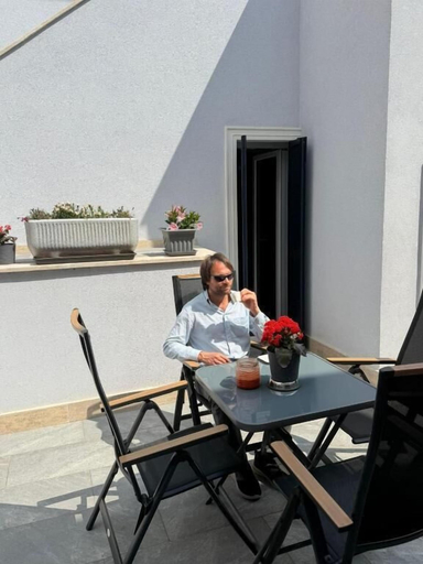 Outdoor dining, Casa Magenta Apartment 5, Verona