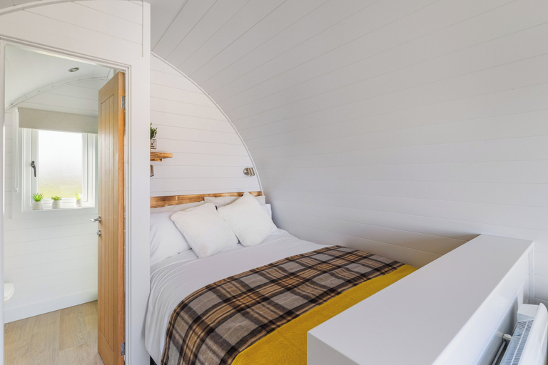 Room 3, The Macallan Pod - Luxury Glamping, Moray