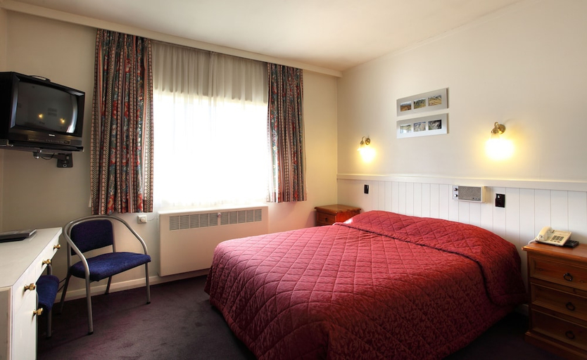 Bedroom 2, Wanaka Hotel, Queenstown-Lakes
