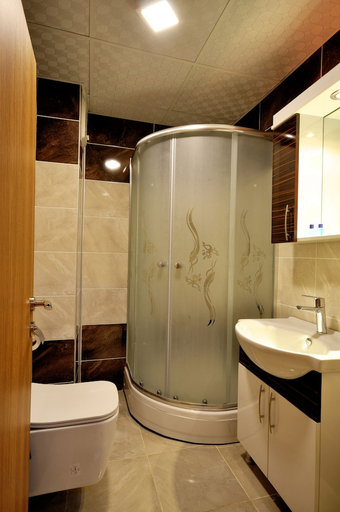 Bathroom, Kars Konak Hotel, Merkez