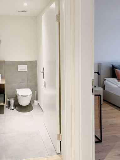 Bathroom 4, Hotel Murten, Lac