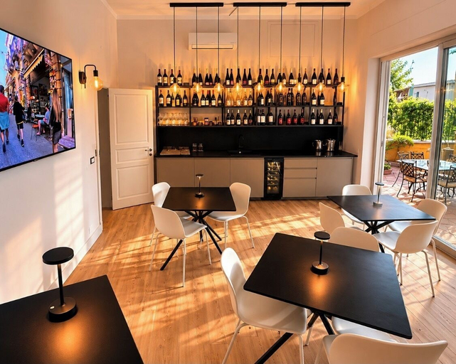 Food & Drinks
