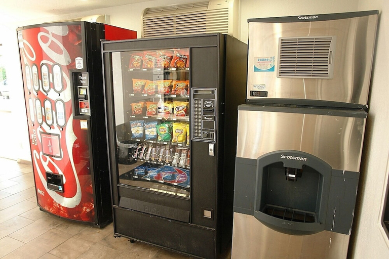Food & Drinks 5, Motel 6 Hattiesburg, MS, Forrest