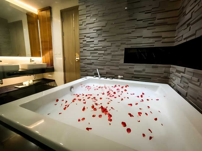 Bathroom 5, Mida Grande Surin Private Suites, Phuket Island