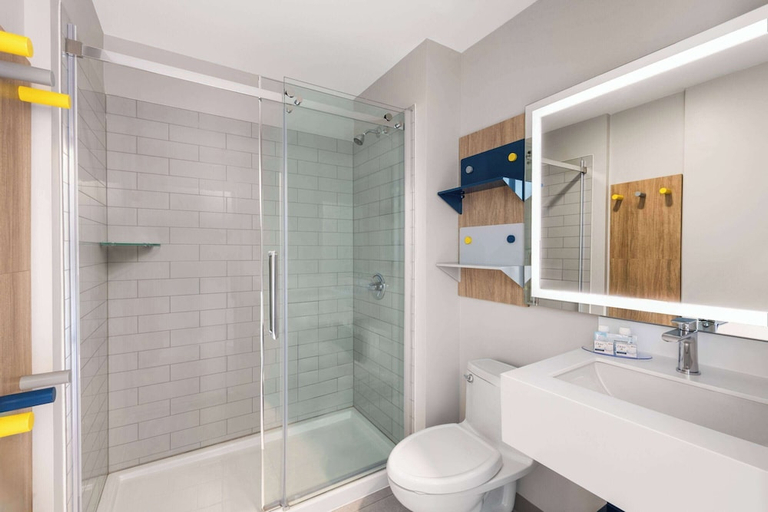 Bathroom 4, Microtel by Wyndham Lachute, Argenteuil