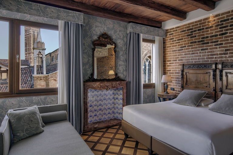 Bedroom 4, Bloom, Venezia