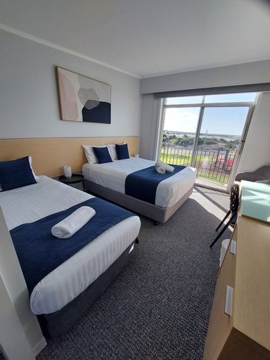 Bedroom 4, Scamander Beach Resort, Break O'Day