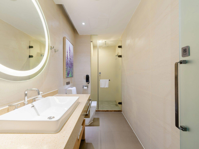 Bathroom 3, Lavande Hotel Beijing Guanganmen Lize Commercial Zone, Beijing