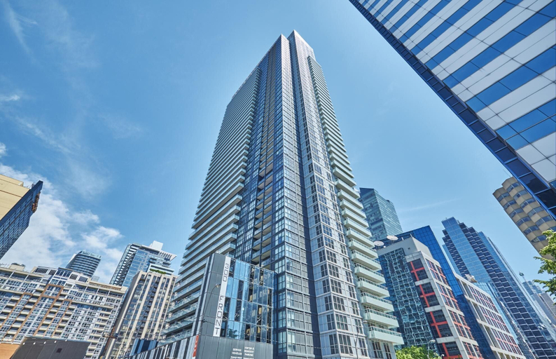 Primary image 4, Modern Downtown Suites Near CN Tower, Toronto