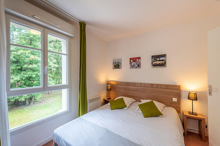 Room 2, 3-guest Apartment With Terrace in Saumur, Maine-et-Loire