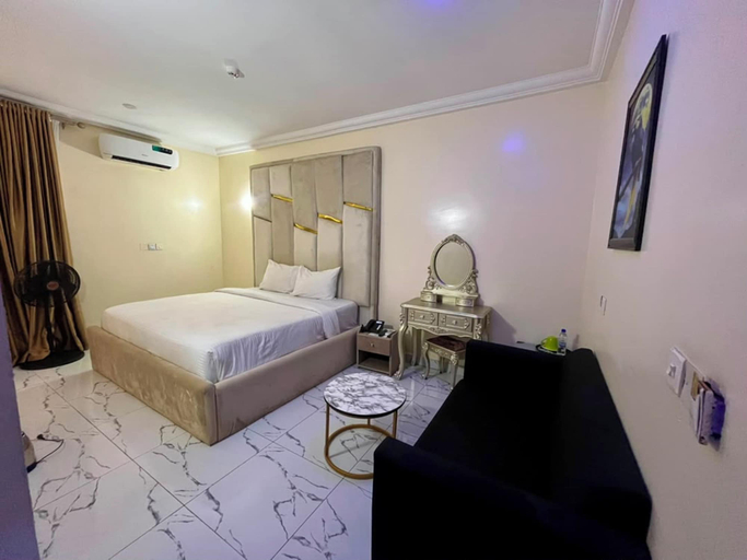 Room 5, Centenary Hotel, AbujaMun