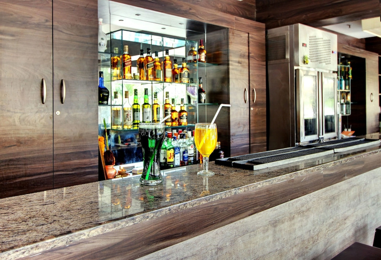 Food & Drinks 5, Resort De Crossroads, North Goa