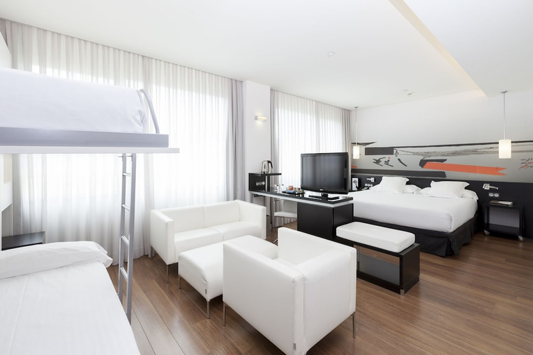 Bedroom 3, Axor Barajas, Madrid
