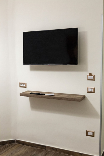 Television, La dimora di Parthenope Ferrara Rooms, Napoli