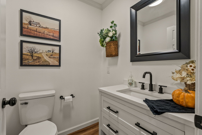 Bathroom 3, Creekside Cottage, Pulaski