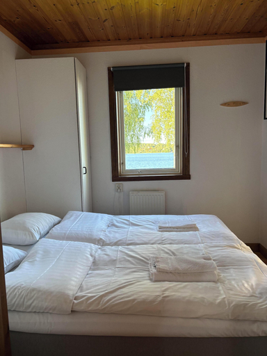 Room 2, Lakeside Cottages, Hagfors
