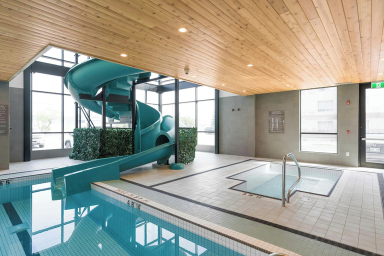 Sport & Beauty 2, Sandman Signature Winnipeg Airport Hotel & Suites, Division No. 11