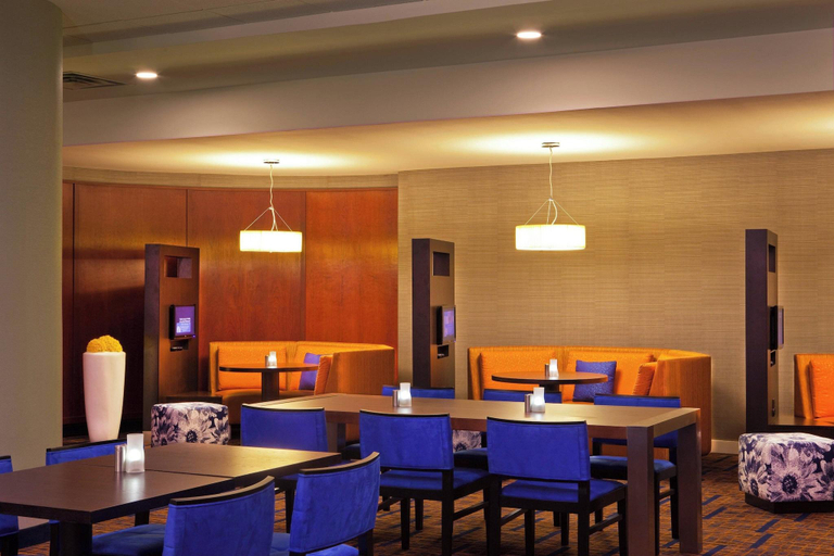 Food & Drinks 5, Courtyard Alexandria Pentagon South, Alexandria