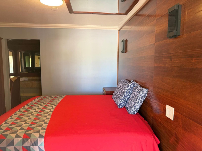 Room 2, LISA MOTEL, Palm Beach