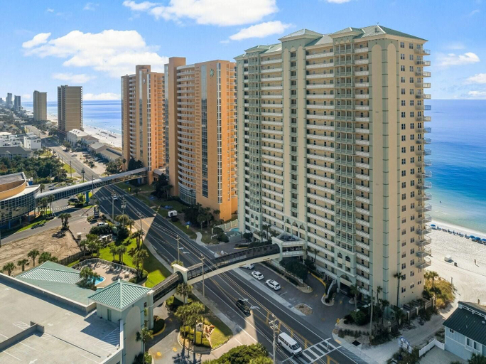 Exterior 5, Celadon 407, Bay