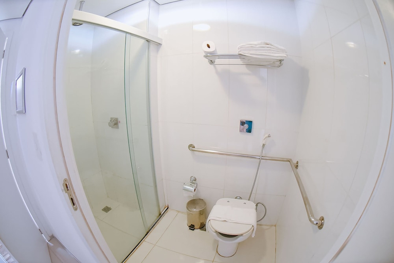 Bathroom, Profissionalle Hotel São Luís, São Luis