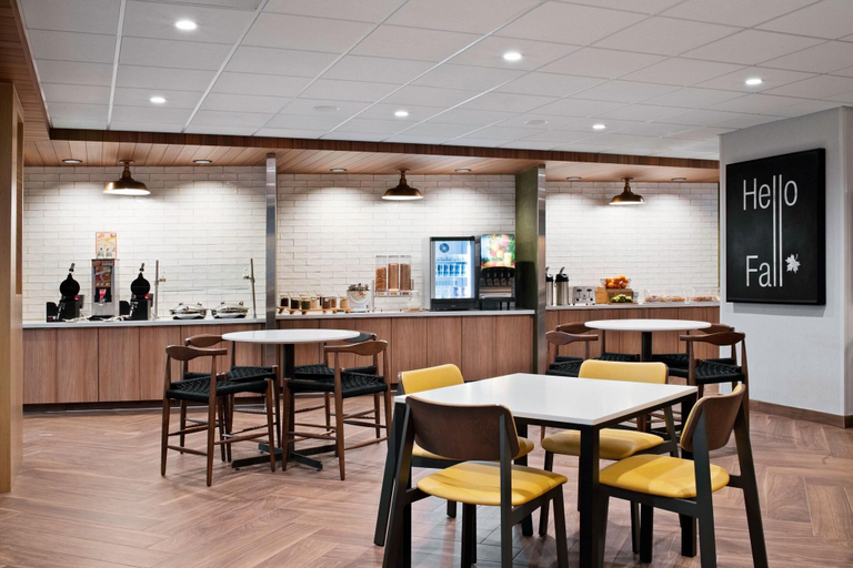 Food & Drinks 5, Fairfield Inn by Marriott & Suites Chino, San Bernardino