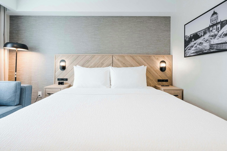 Bedroom 3, Sandman Signature Winnipeg Airport Hotel & Suites, Division No. 11