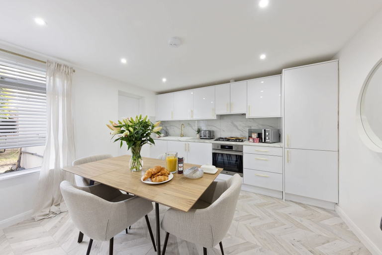Room 3, Stylish Home Near Chelsfield Station Free Wifi, London